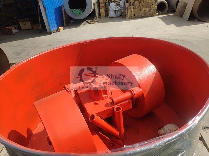inner structure of charcoal grinder