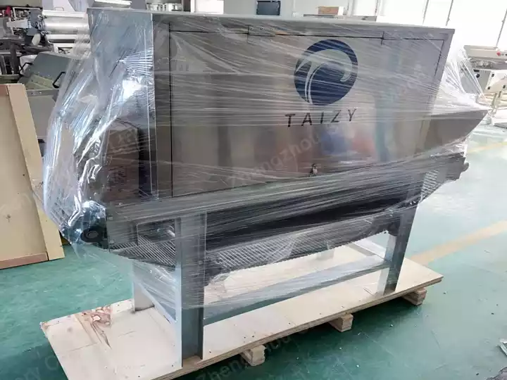 フィルム包装されたニンニク皮むき器