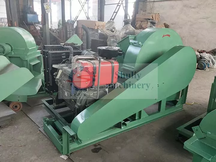 wood crusher with diesel engine