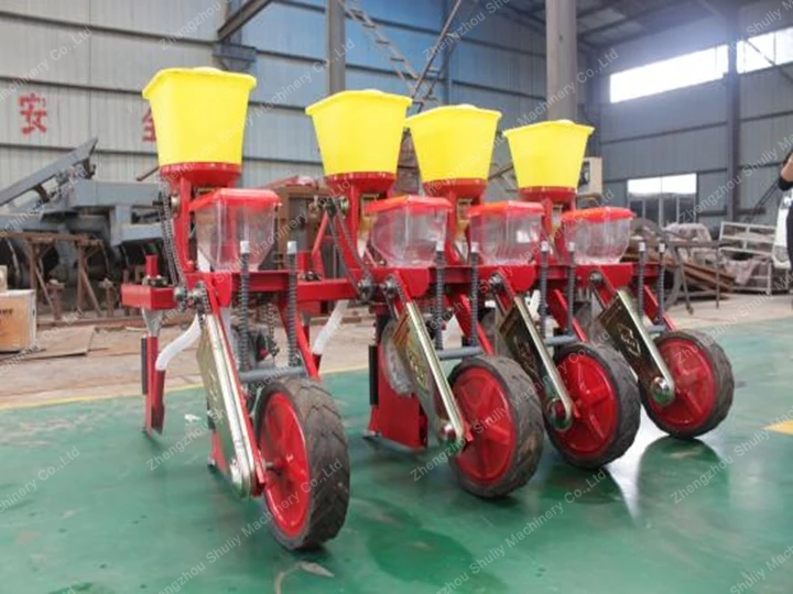 4-row corn planting machine